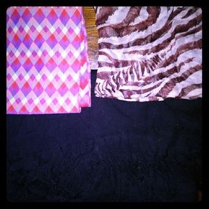 Lot of 3 scarves